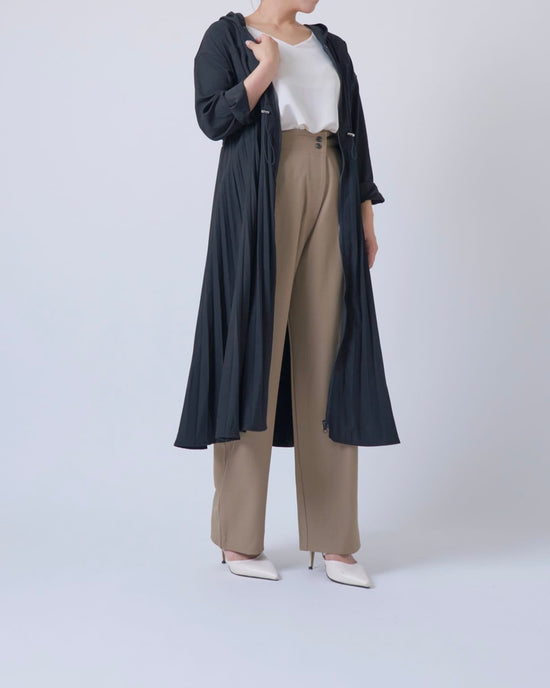 テーパードタックパンツ