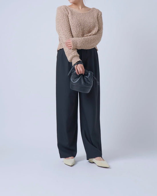 テーパードタックパンツ