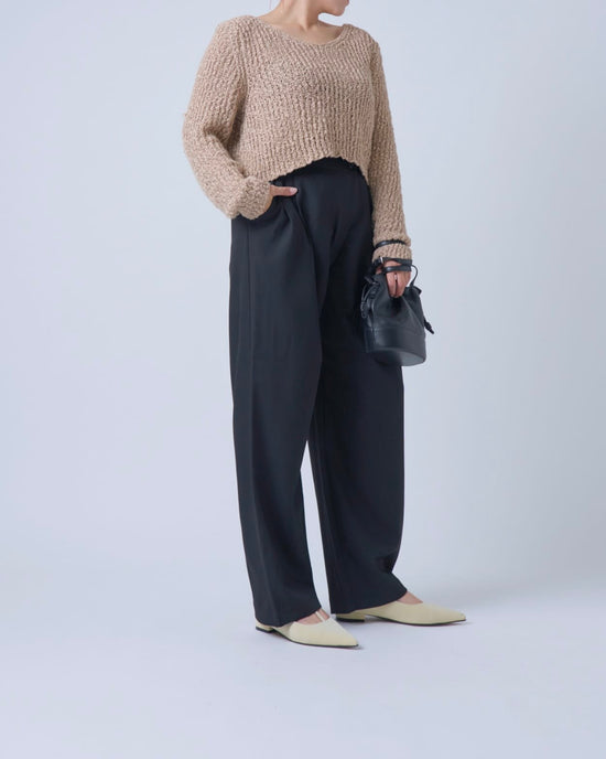 テーパードタックパンツ