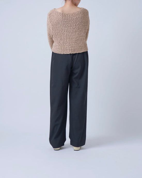 テーパードタックパンツ