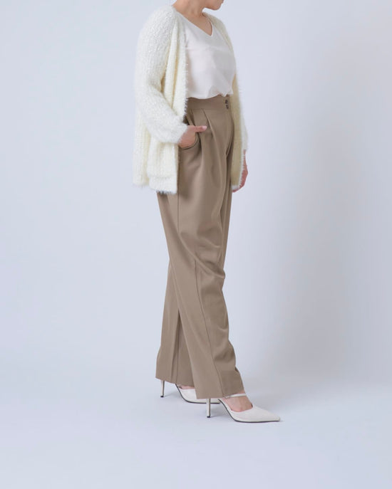 テーパードタックパンツ