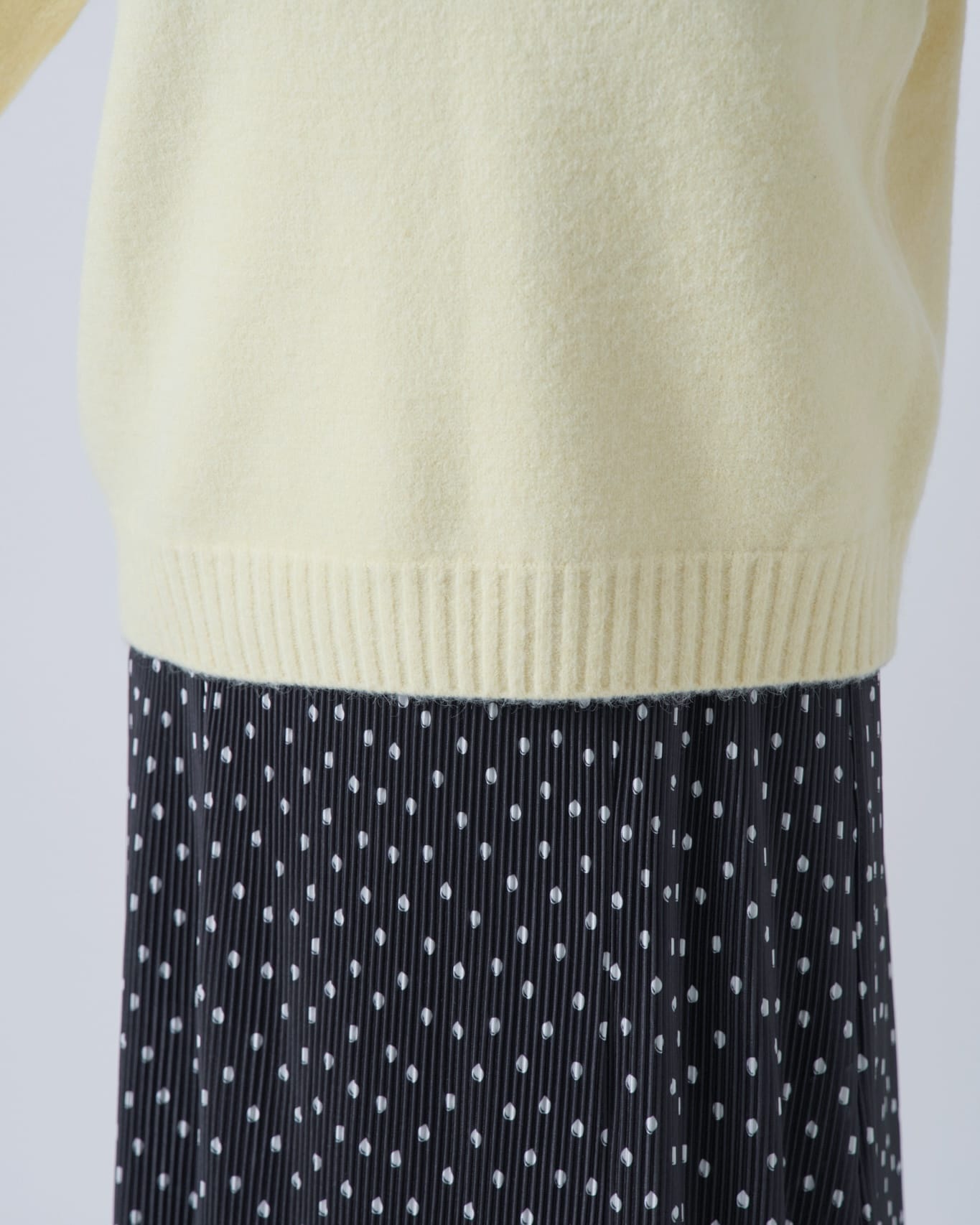 シンプルカラーニットプルオーバー