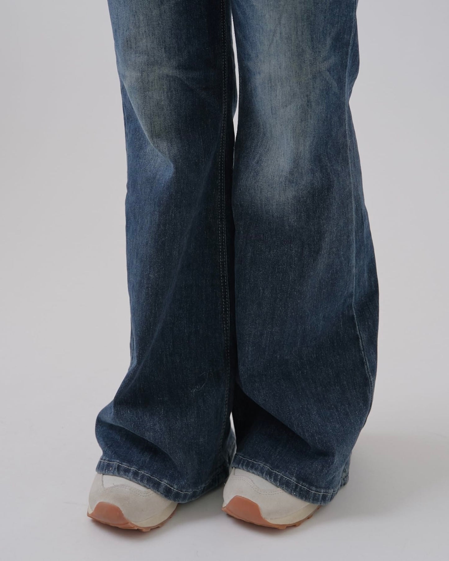 ヒゲウォッシュドデニム