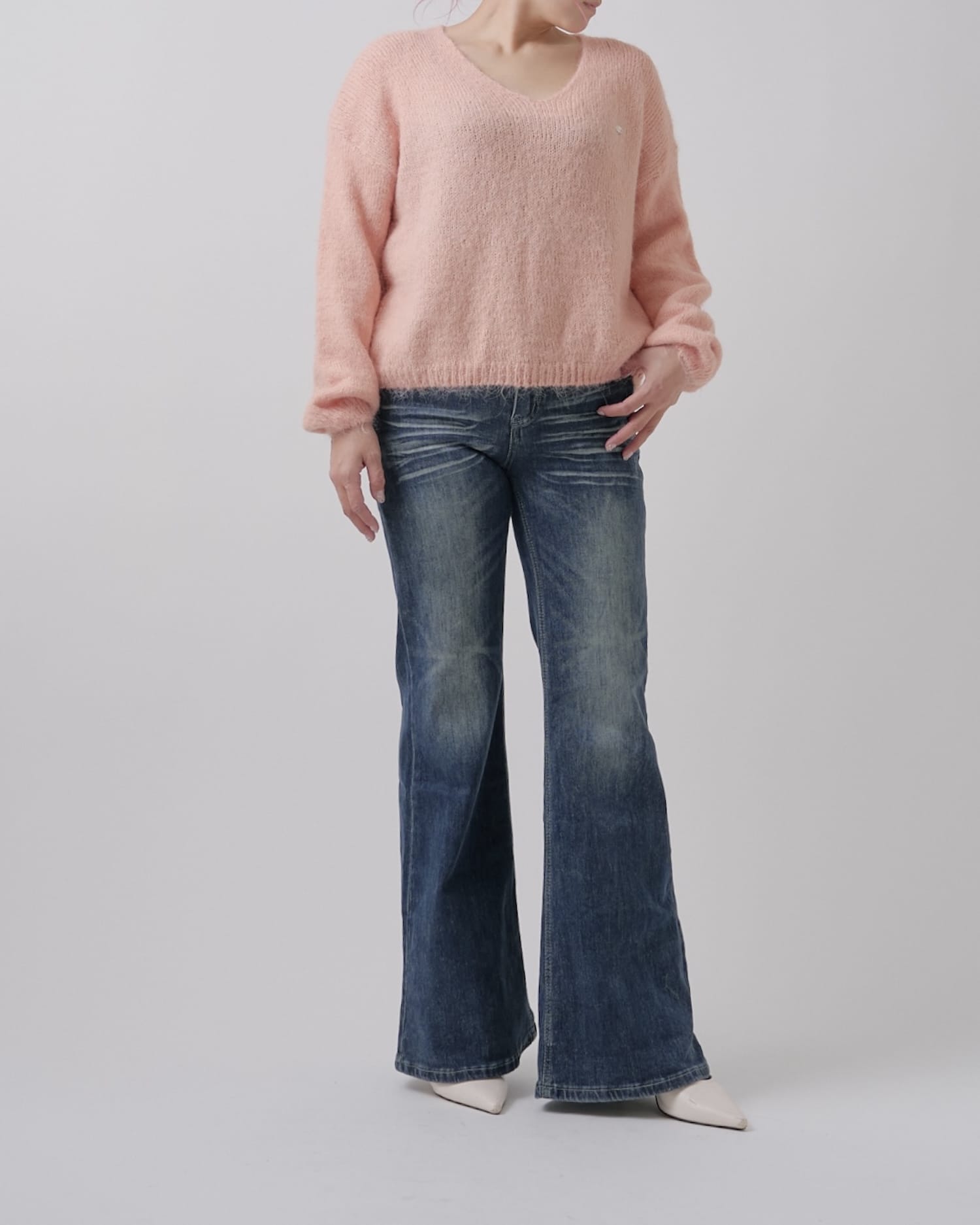 Vネックバルーンカラーニット