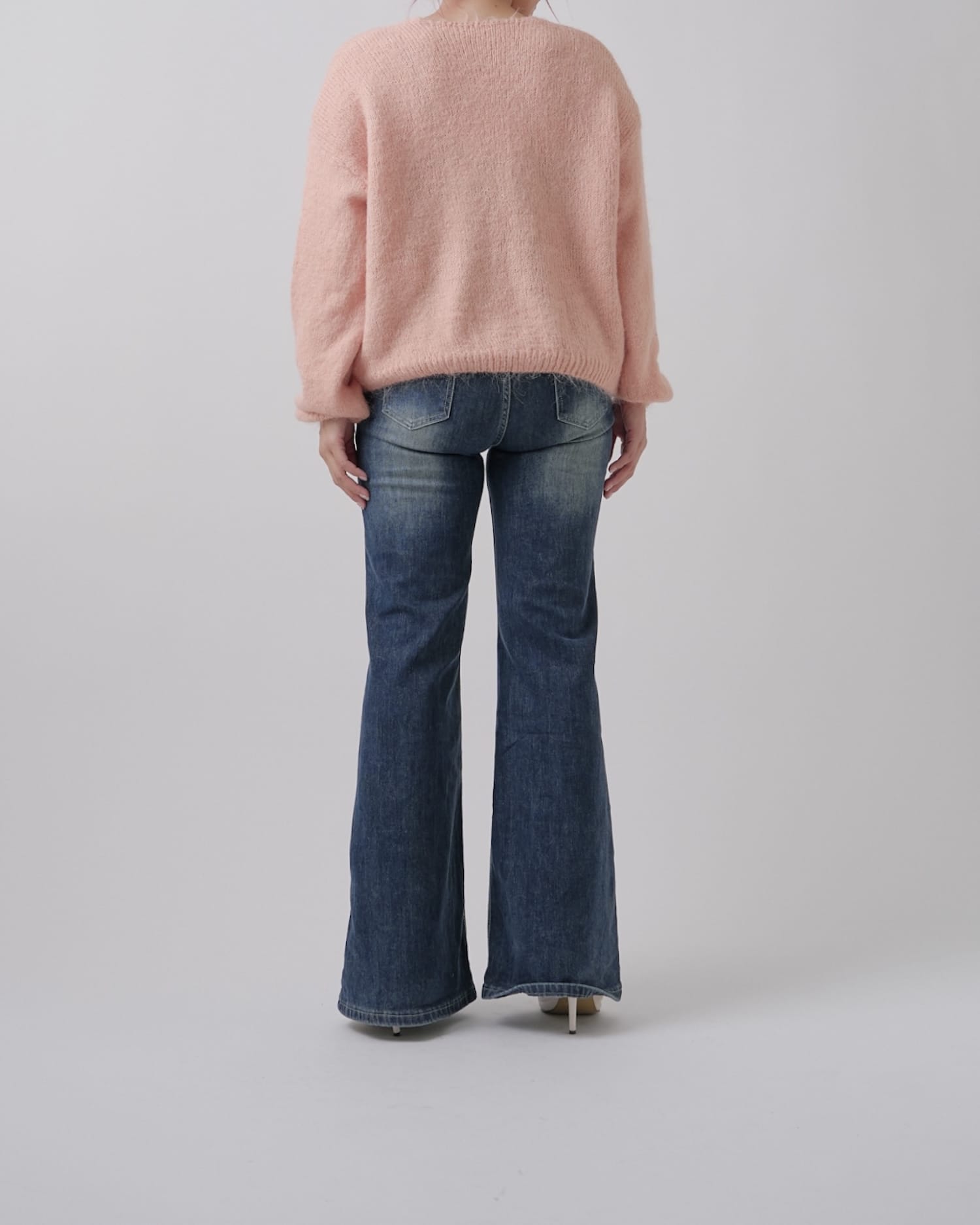 Vネックバルーンカラーニット