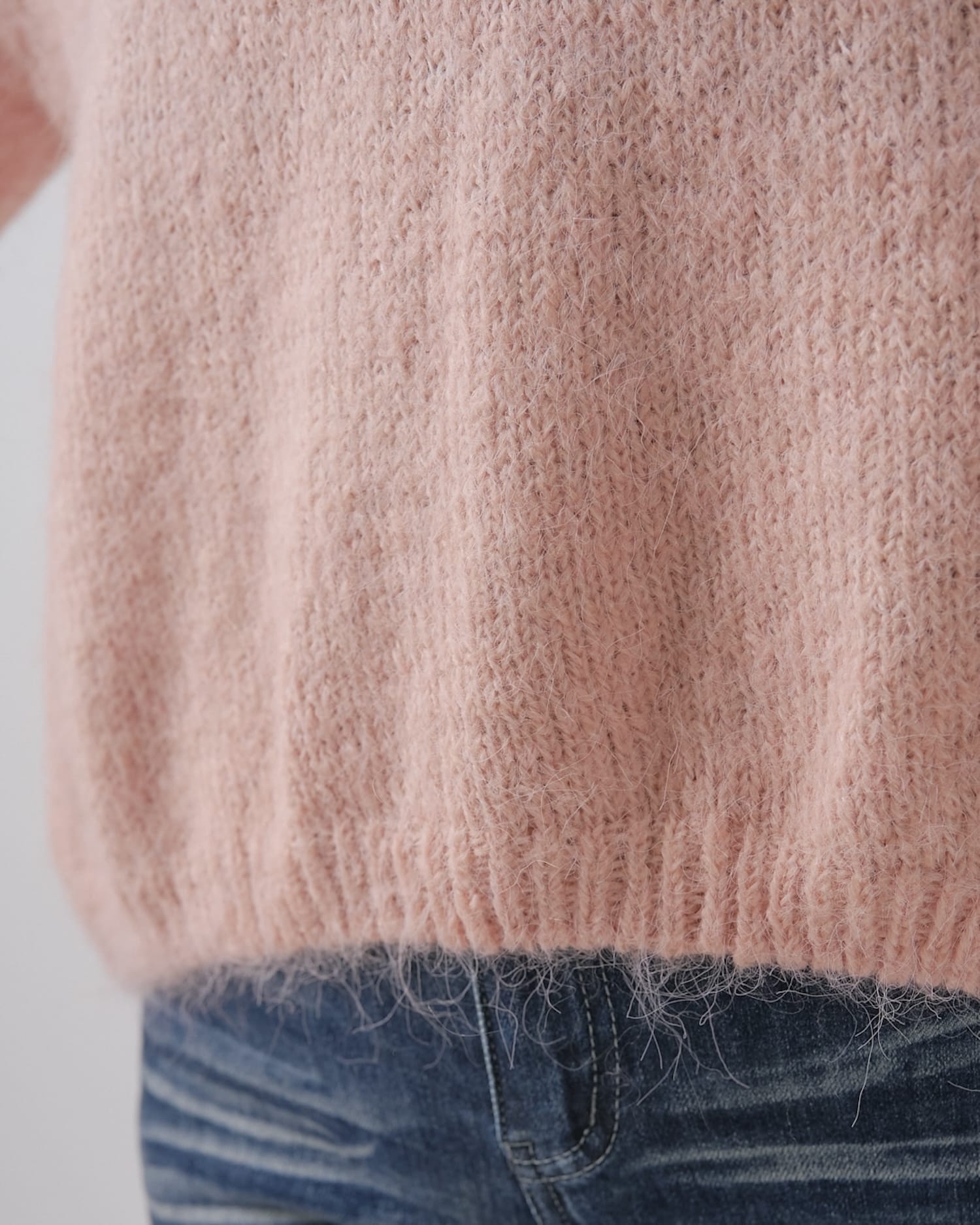 Vネックバルーンカラーニット