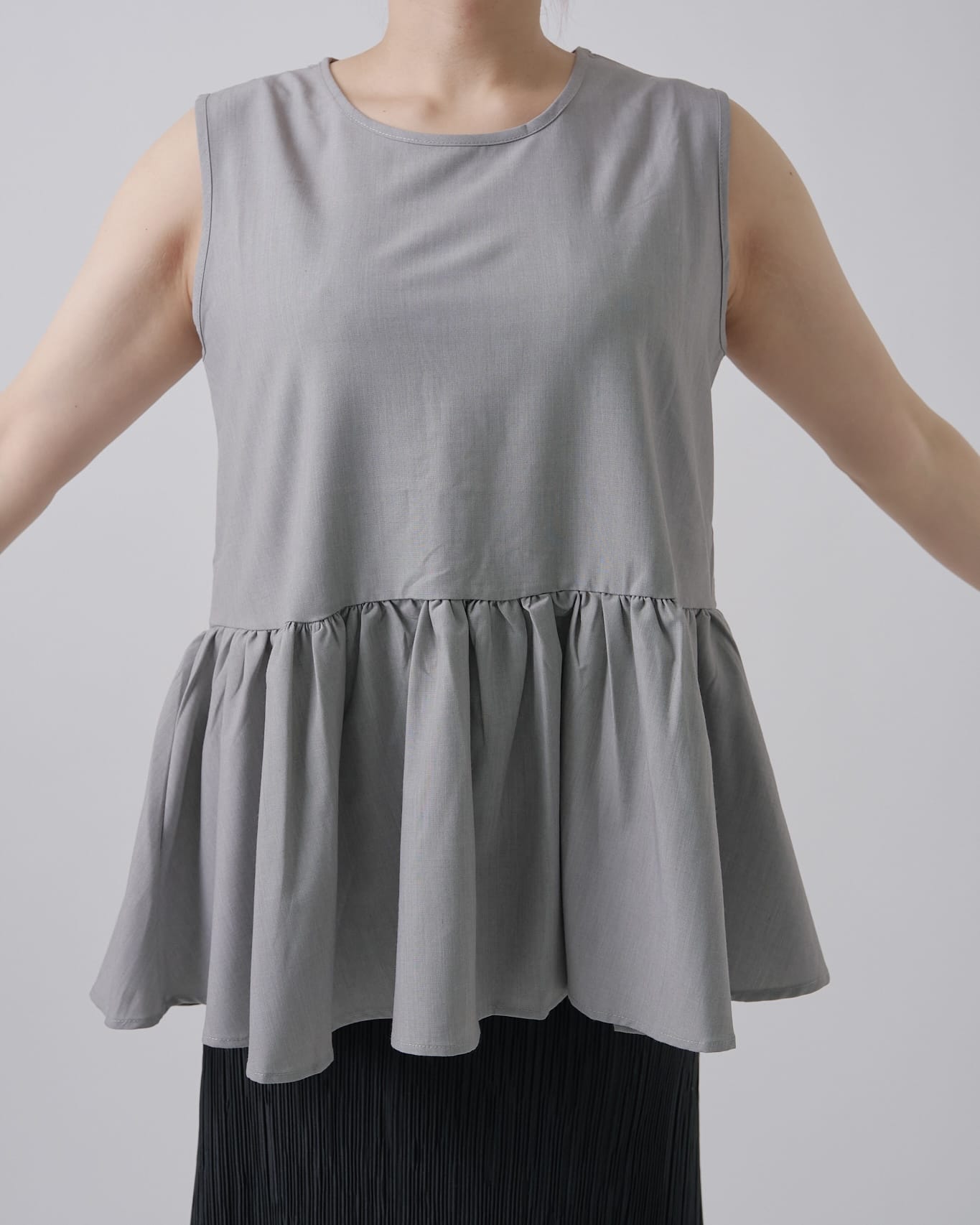 レイヤードフリルニット