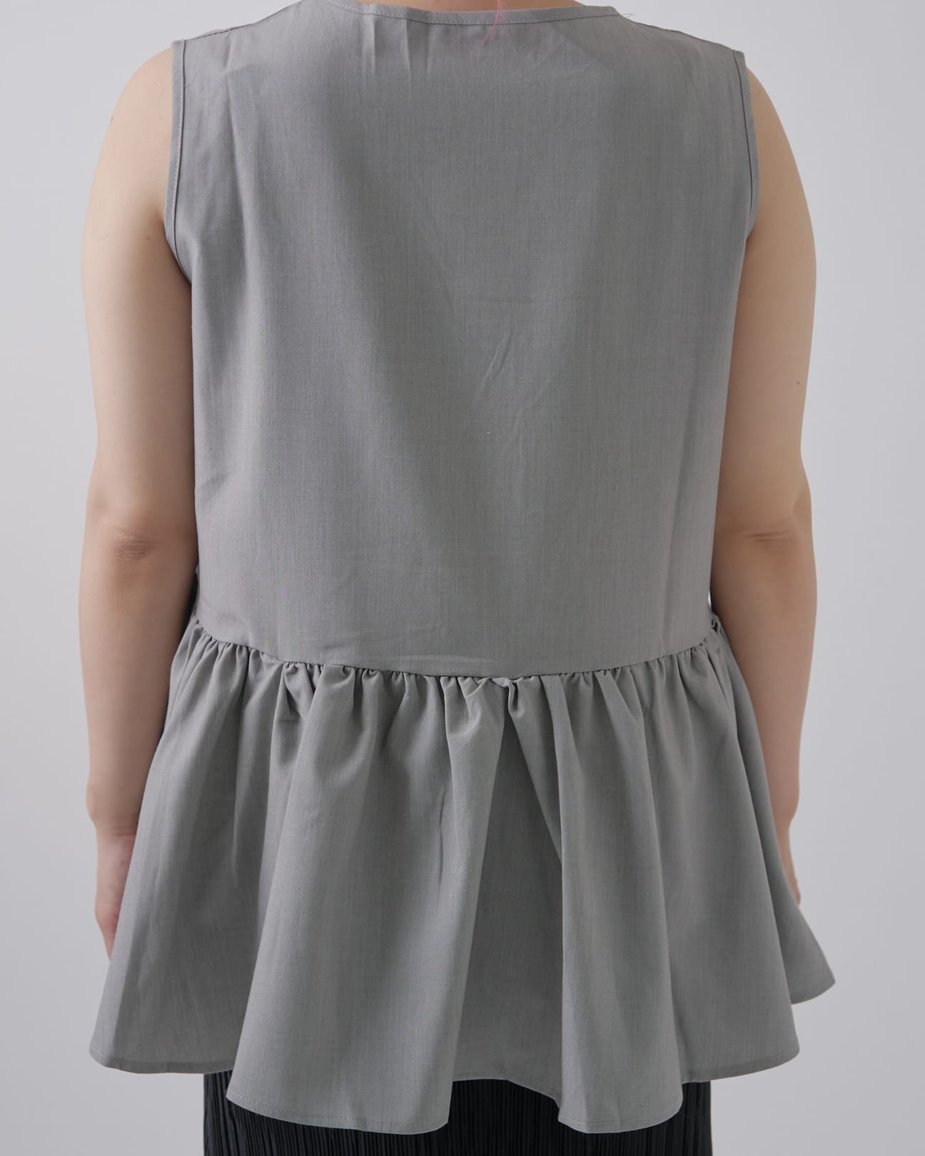 レイヤードフリルニット