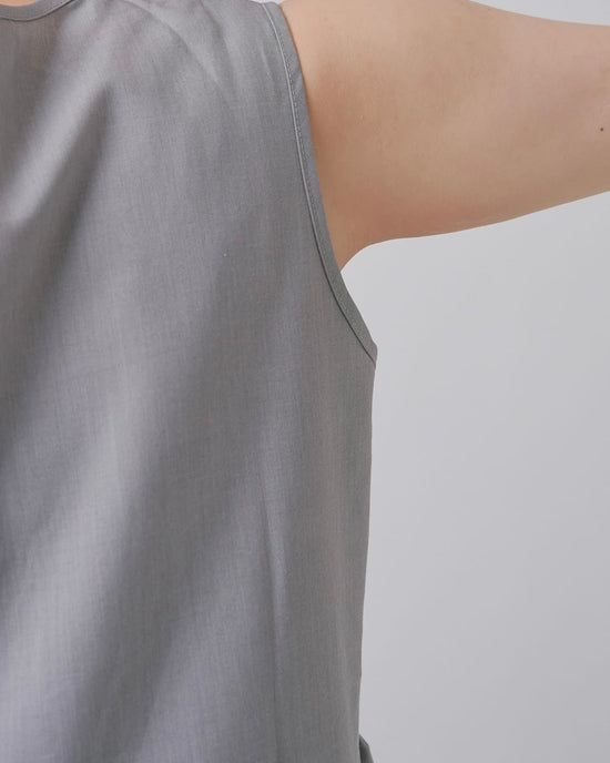 レイヤードフリルニット