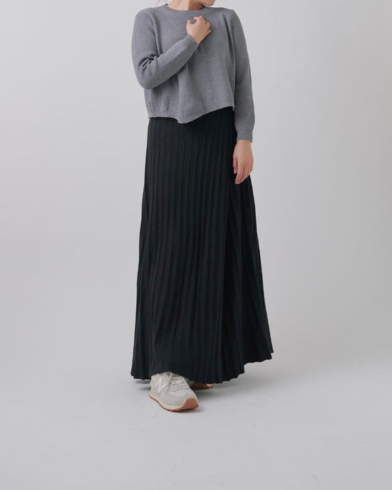 レイヤードフリルニット