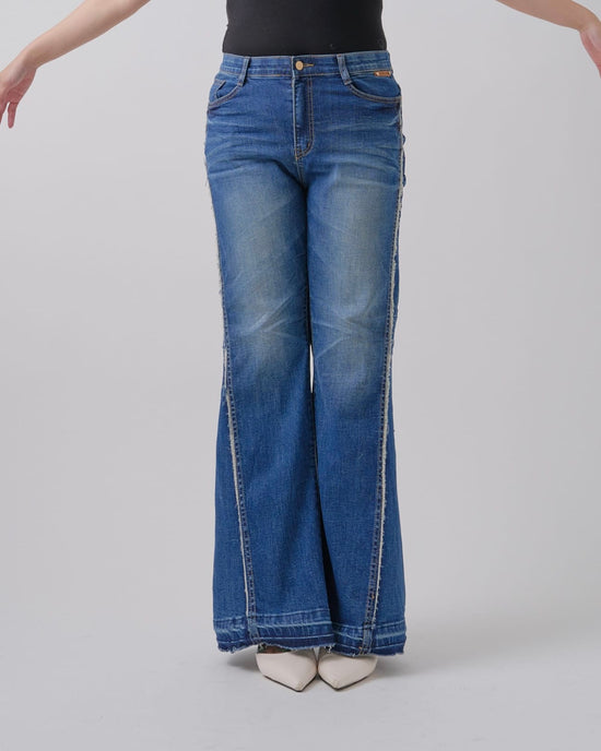 フリンジライン切り替えワイドフレアデニム