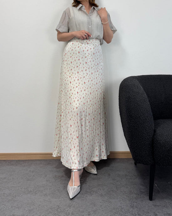 【6/25までのセール価格】小花柄ロングリブスカート