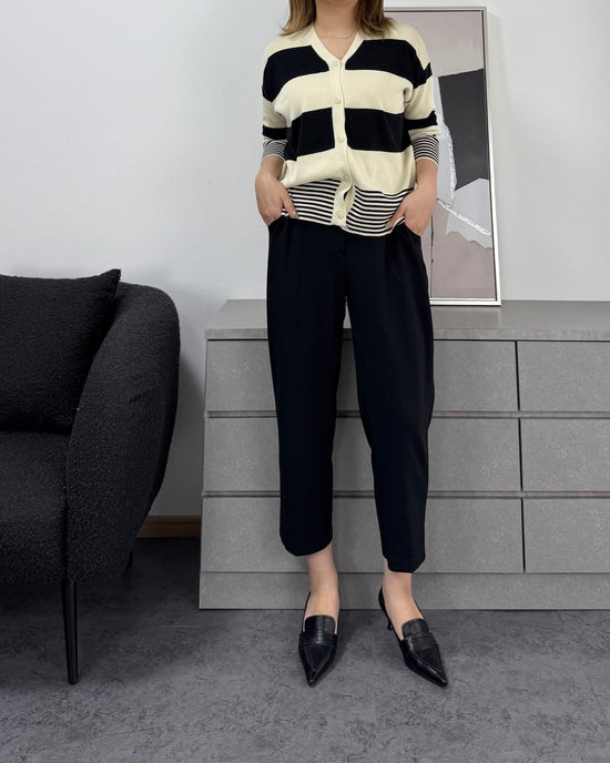 リラックステーパードパンツ