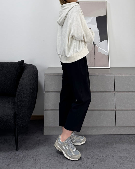 リラックステーパードパンツ