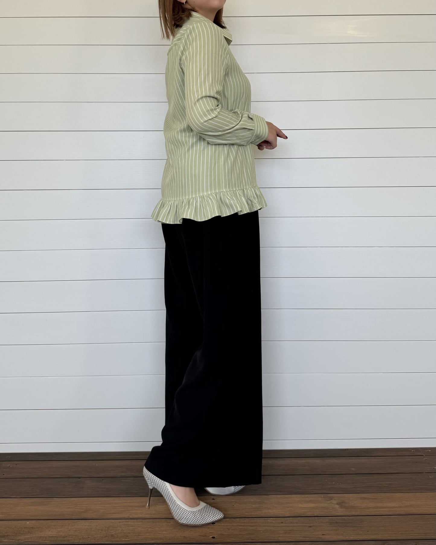 裾フリルストライプシャツ