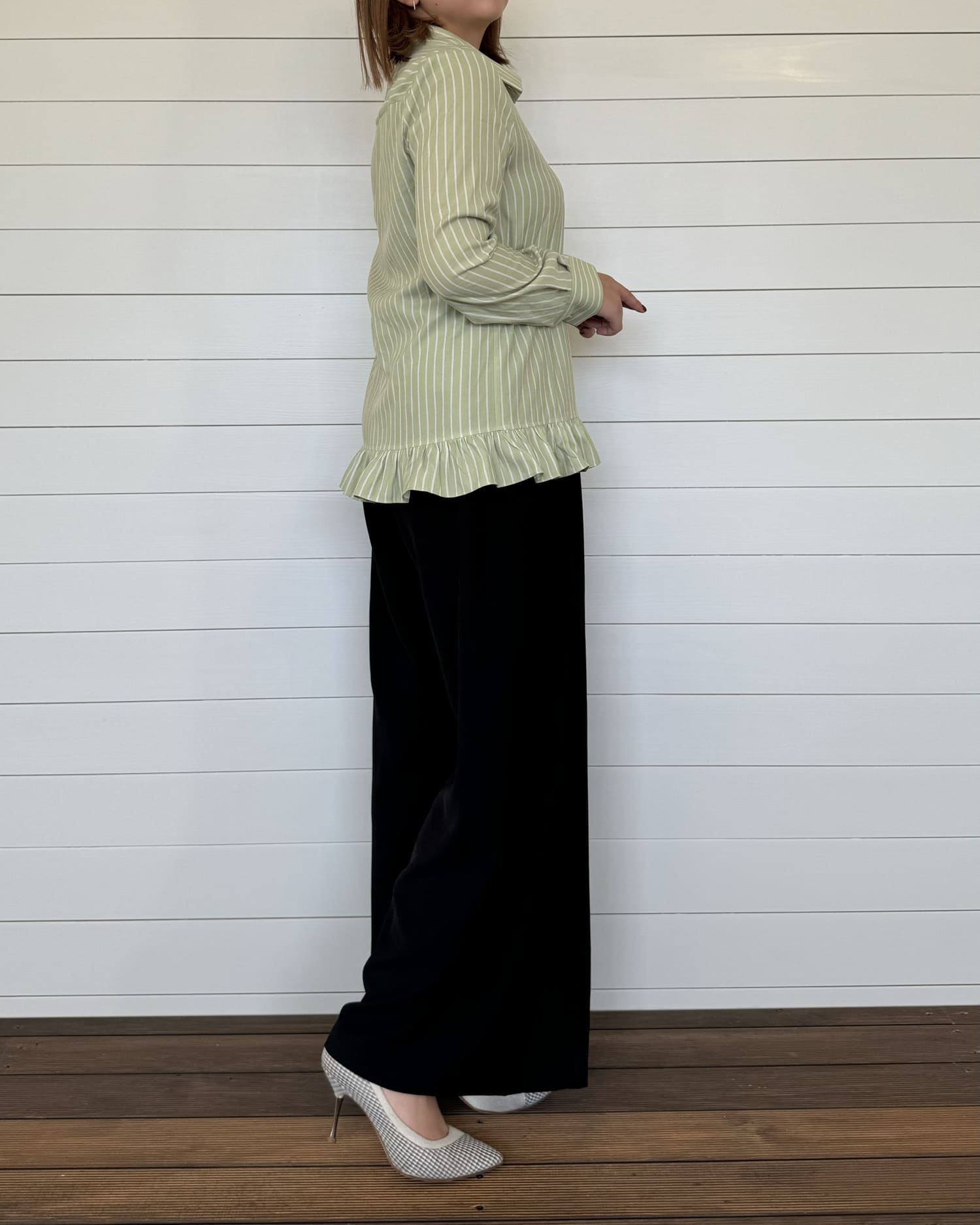 裾フリルストライプシャツ