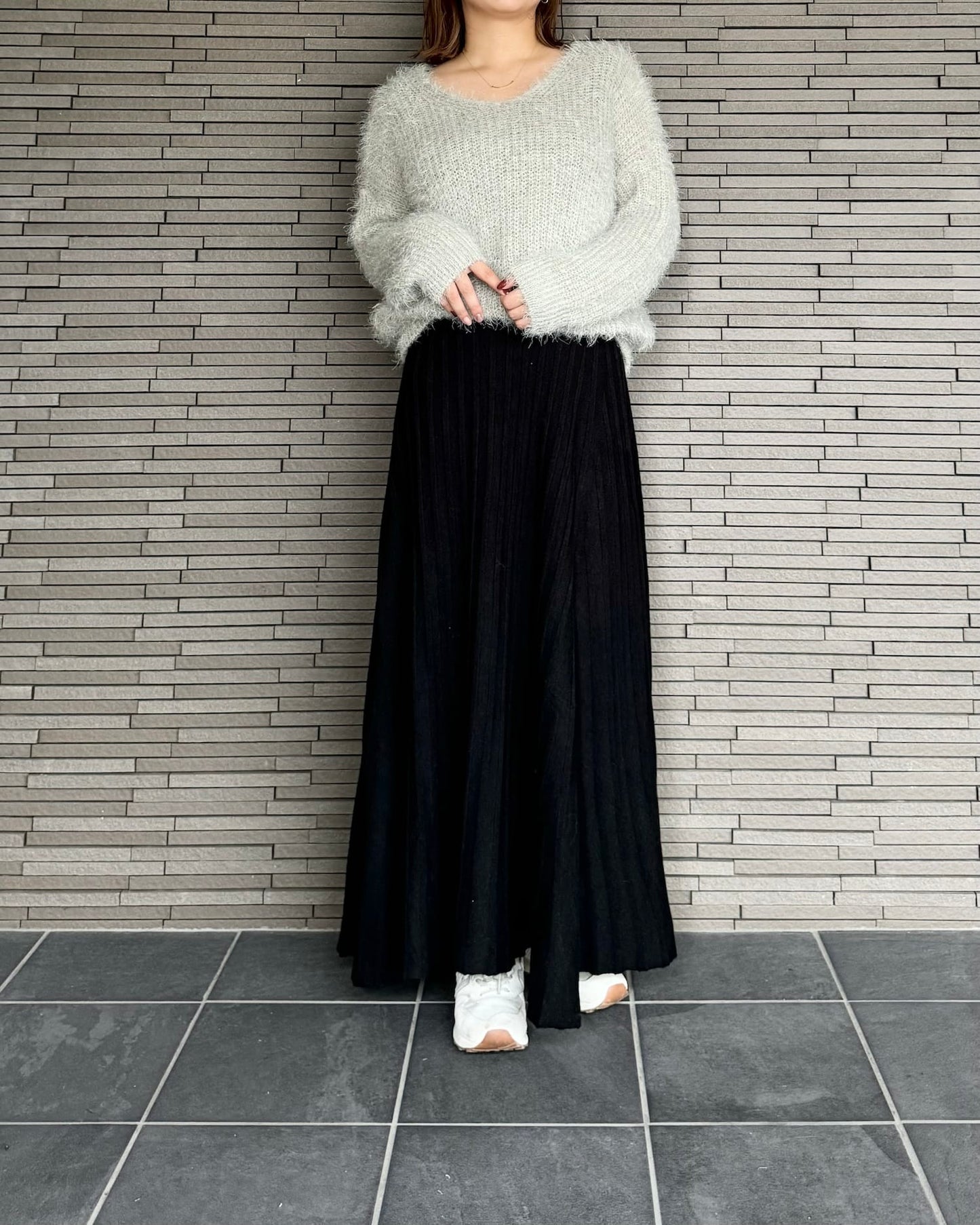 Vネックカラーニット& Aラインニットマキシ2点セット