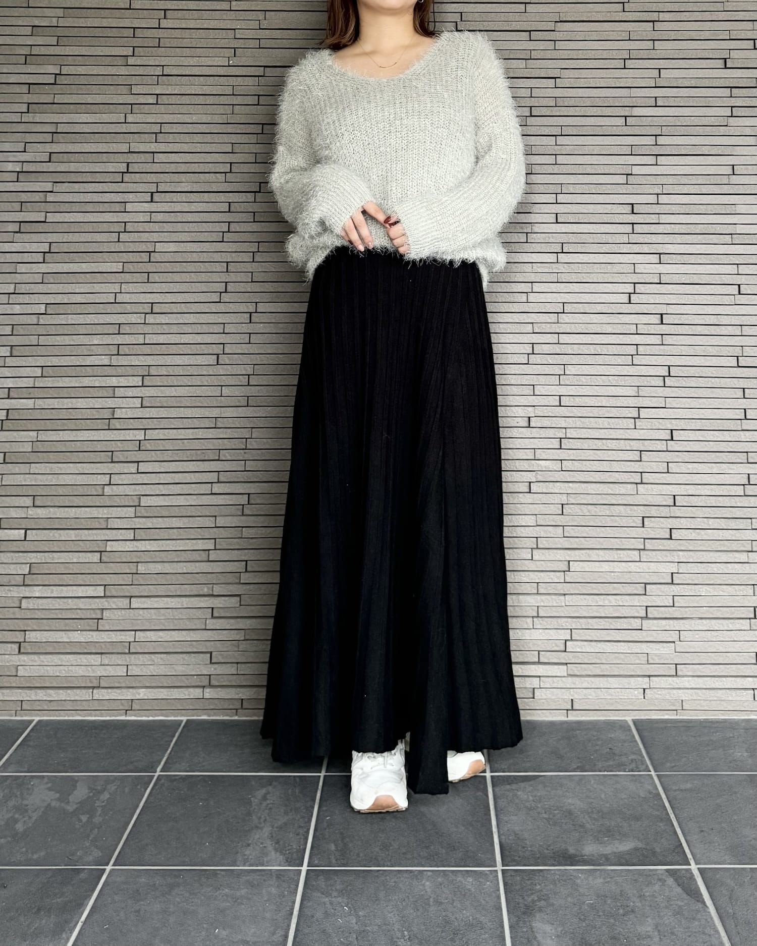 Vネックカラーニット& Aラインニットマキシ2点セット