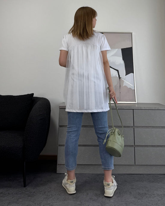 チュール付きTシャツ