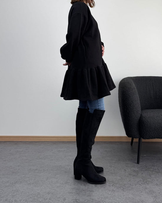 裾フリルトレーナー