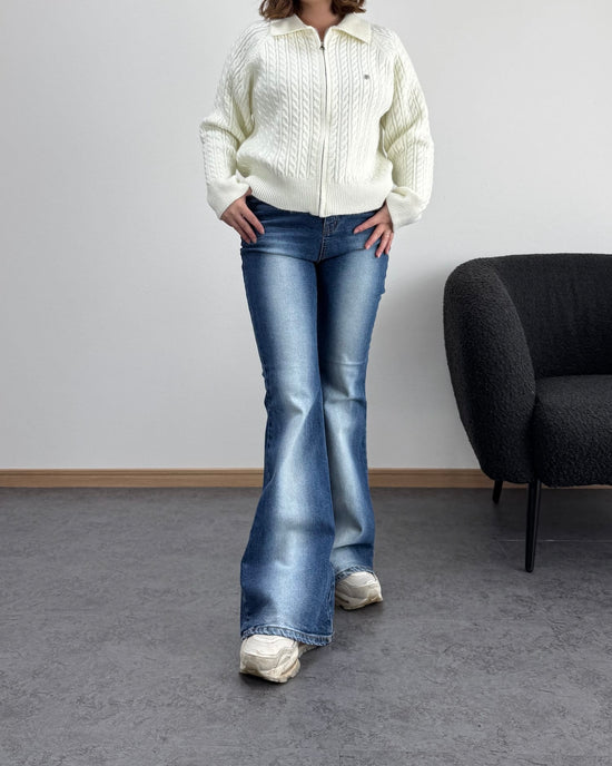 襟付きジップケーブルニット