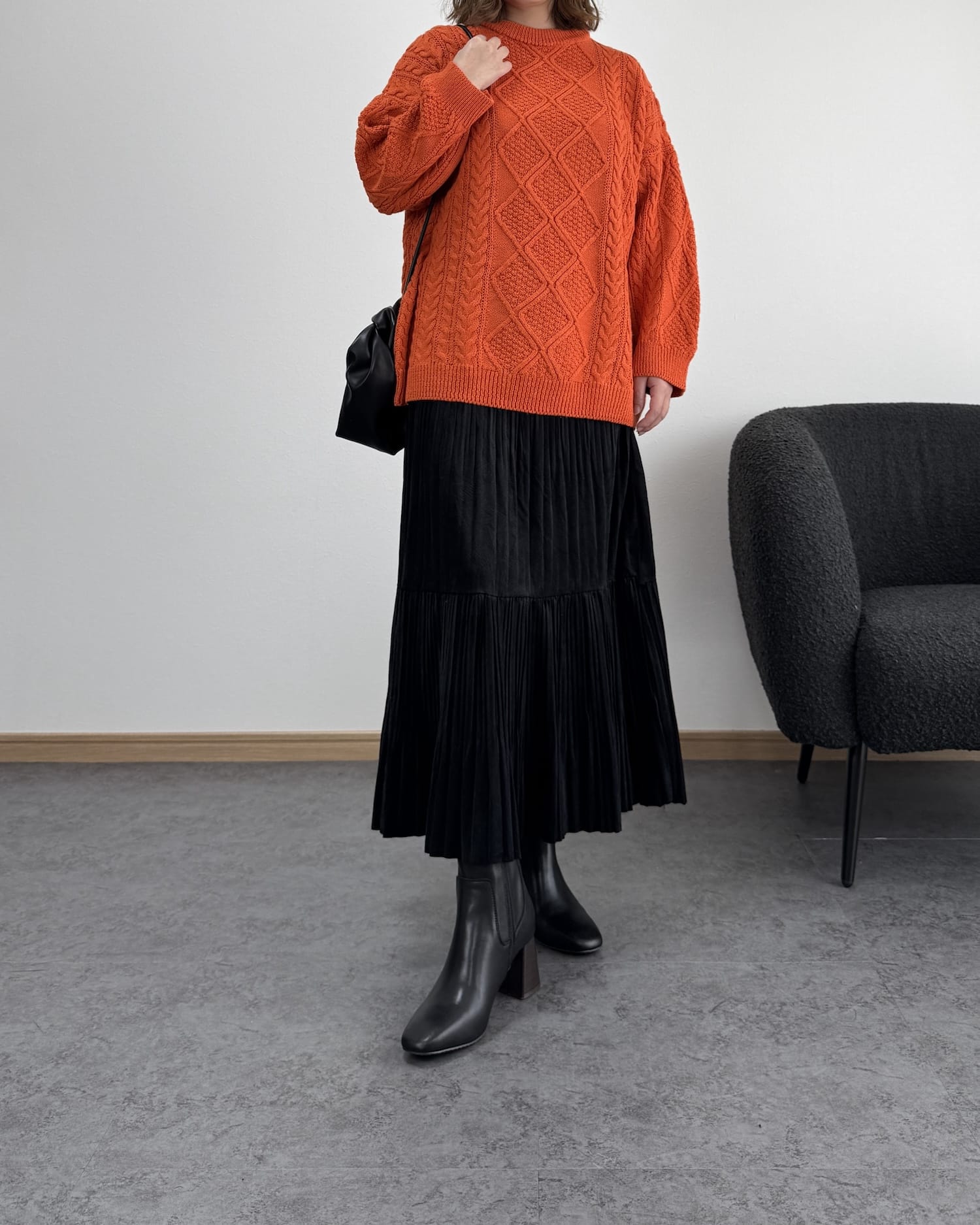 ケーブルオーバーニット