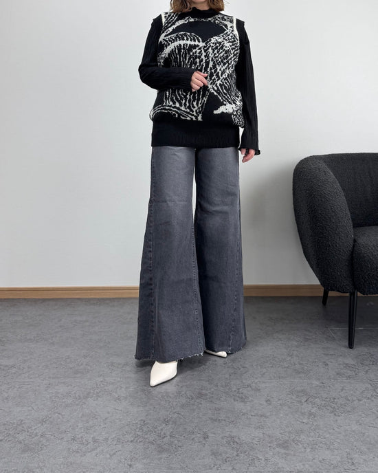 サイド切り替えカットオフワイドフレアデニム