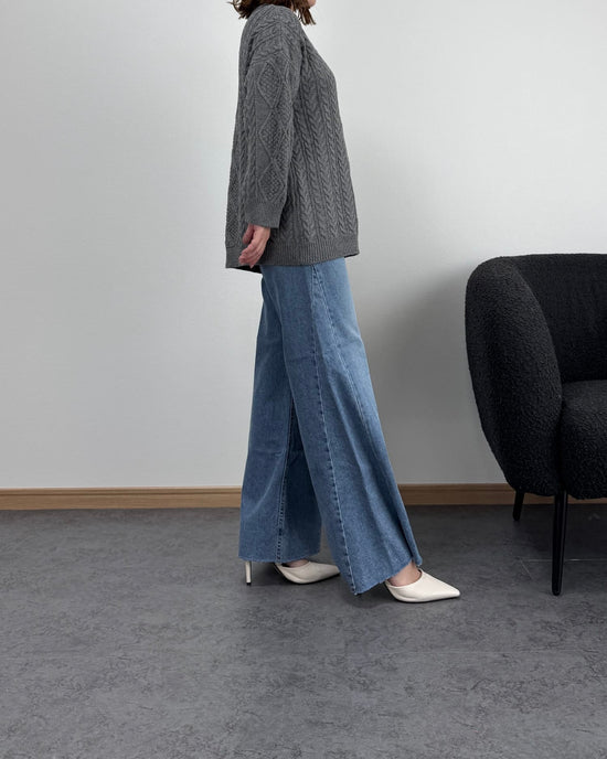 ケーブルオーバーニット