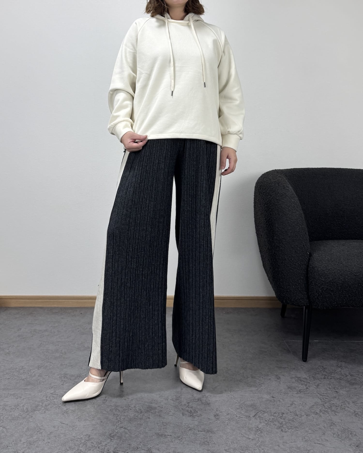 サイドラインニットパンツ