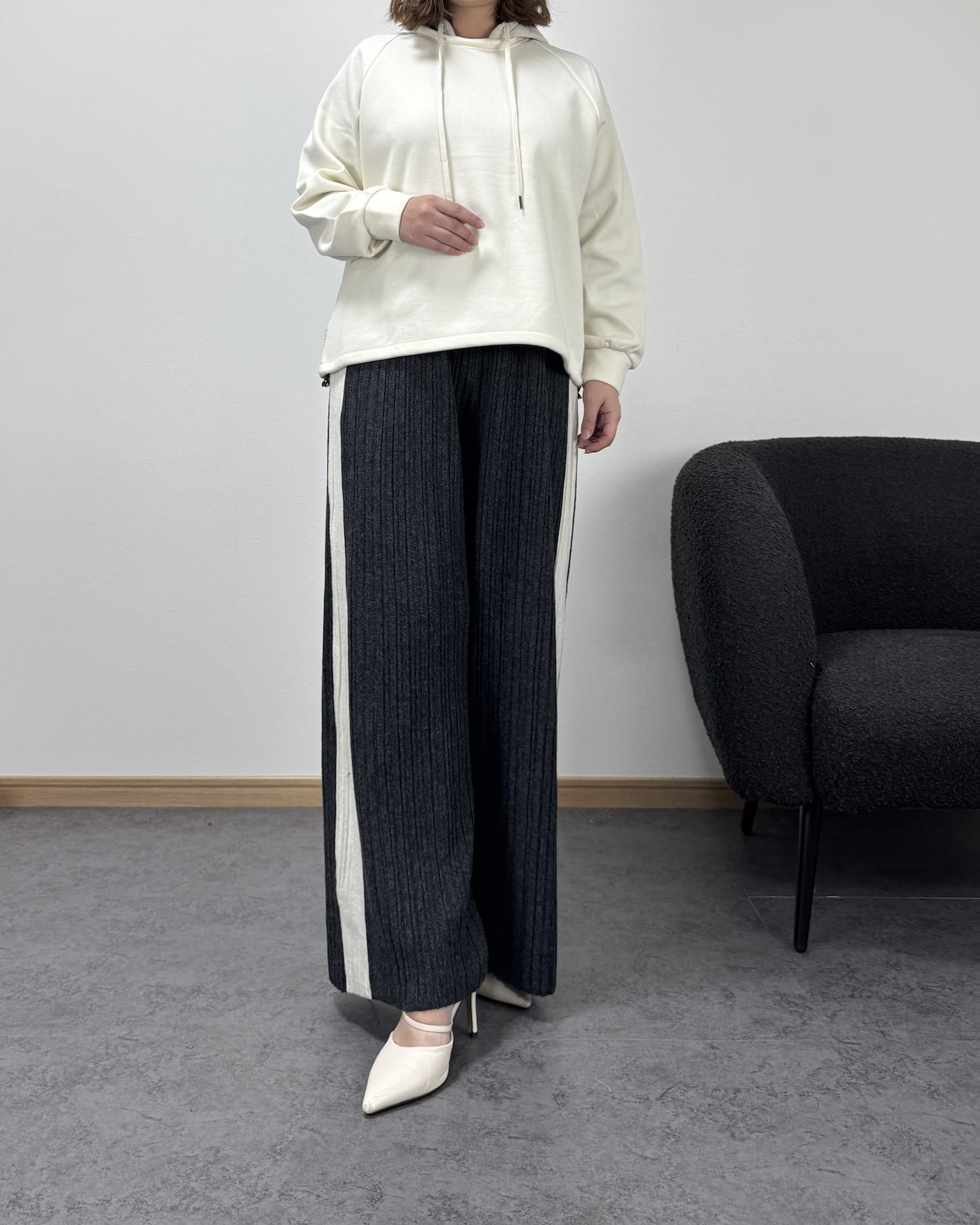 サイドラインニットパンツ