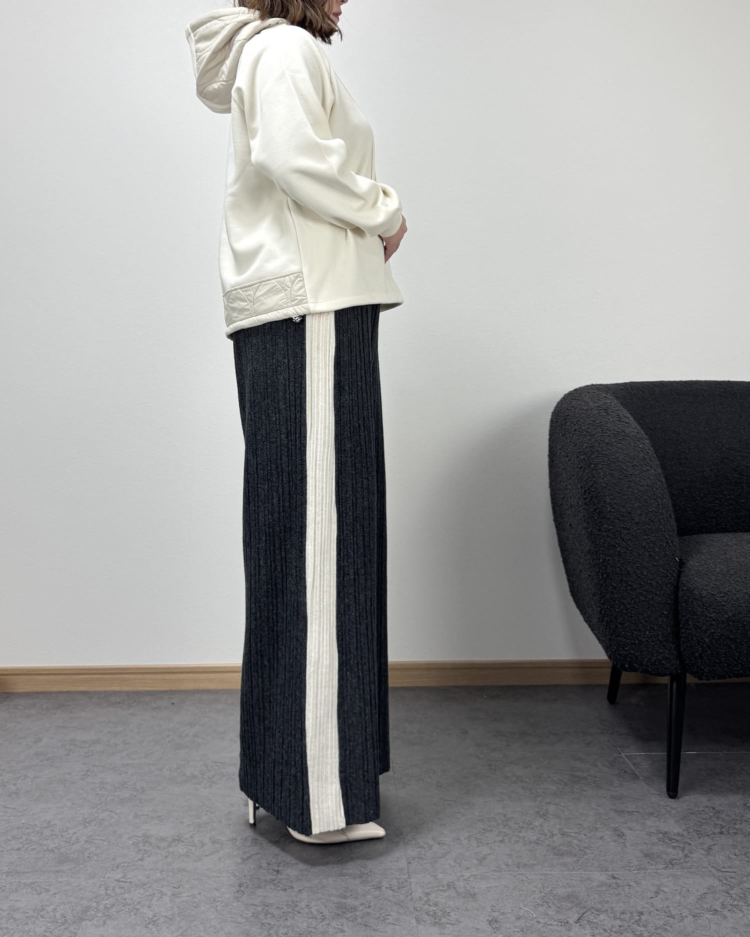 サイドラインニットパンツ