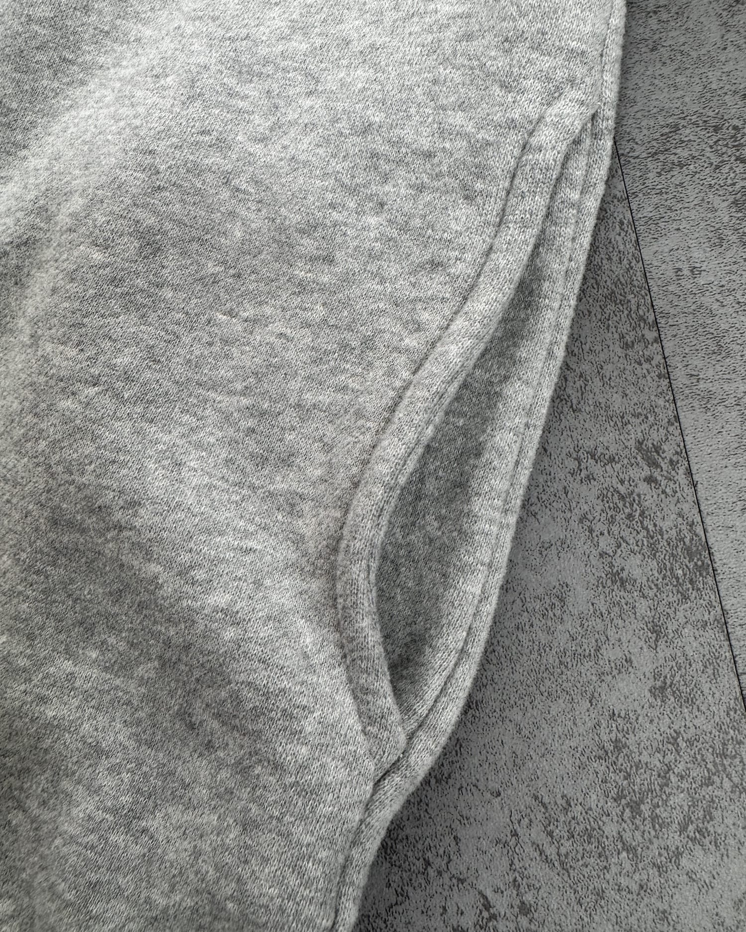 裾フリルトレーナー