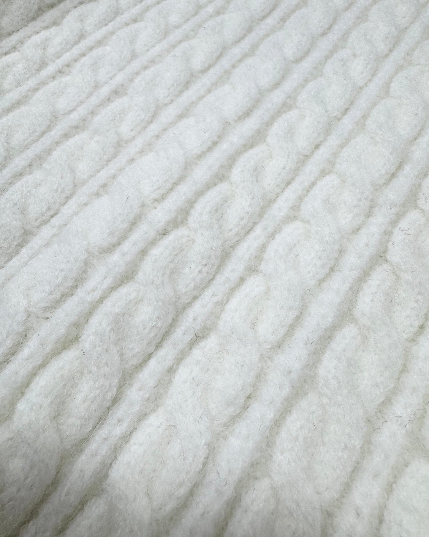 襟付きジップケーブルニット