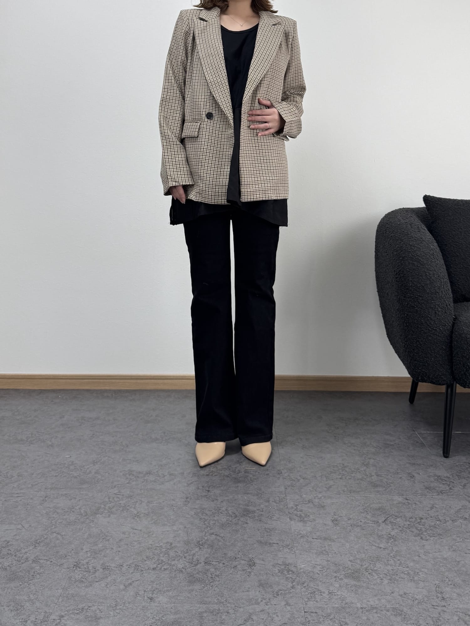 【美シルエット】ブラックセミフレアパンツ