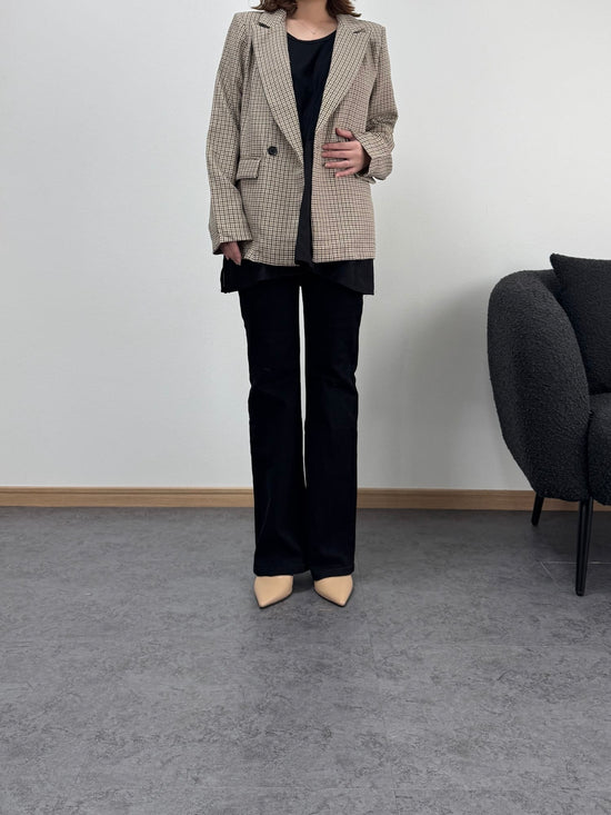 【美シルエット】ブラックセミフレアパンツ