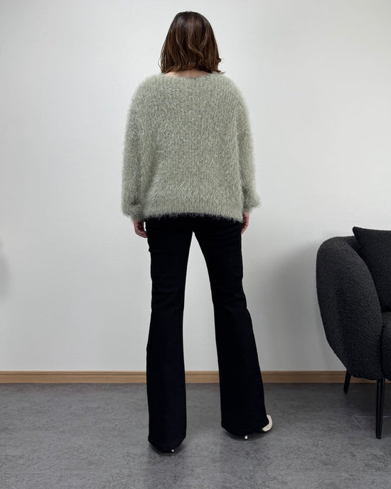 【美シルエット】ブラックセミフレアパンツ