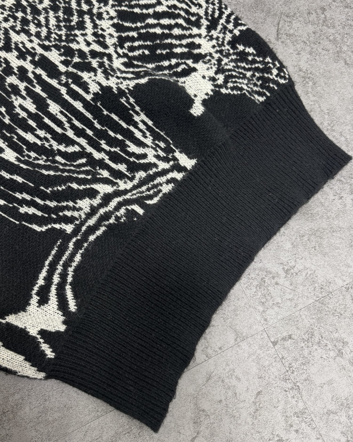 総柄モノトーンニットベスト