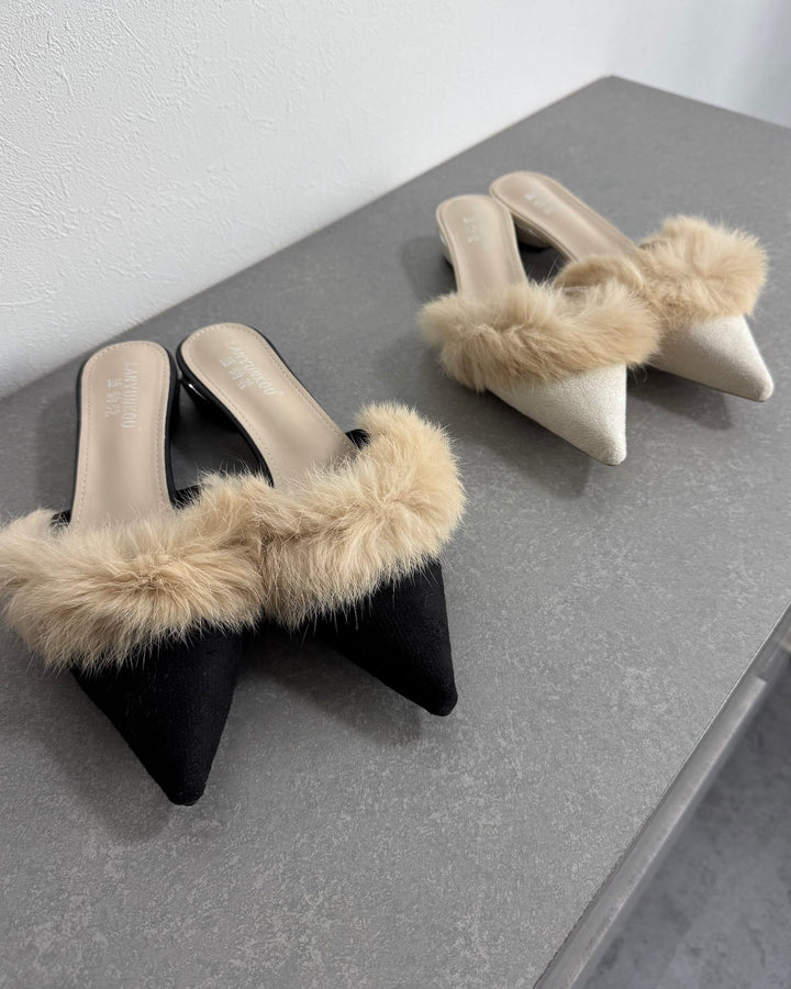 ポインテッドファーサンダル