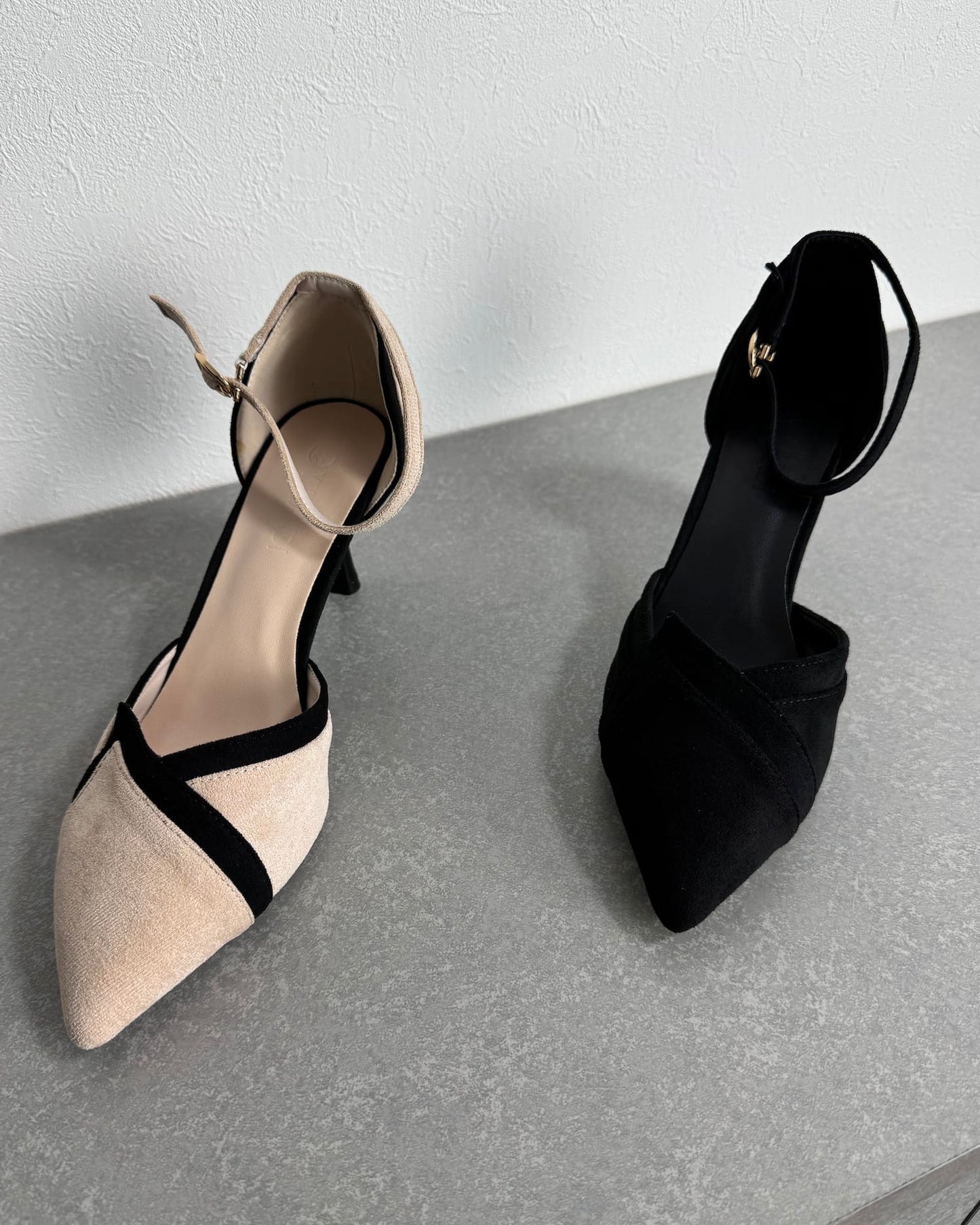 【大きめサイズあり】イナヅマラインストラップパンプス ベージュ