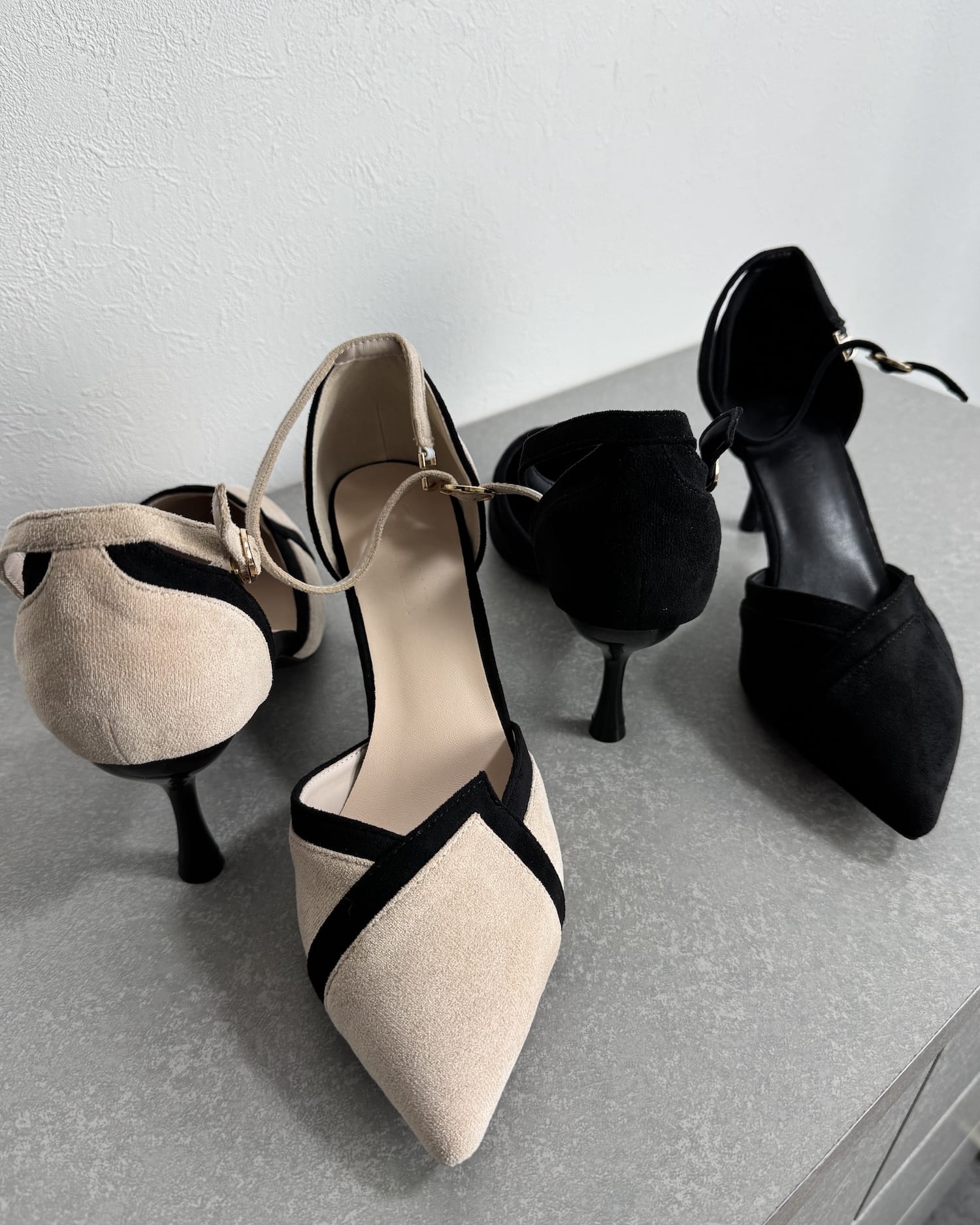 【大きめサイズあり】イナヅマラインストラップパンプス ベージュ