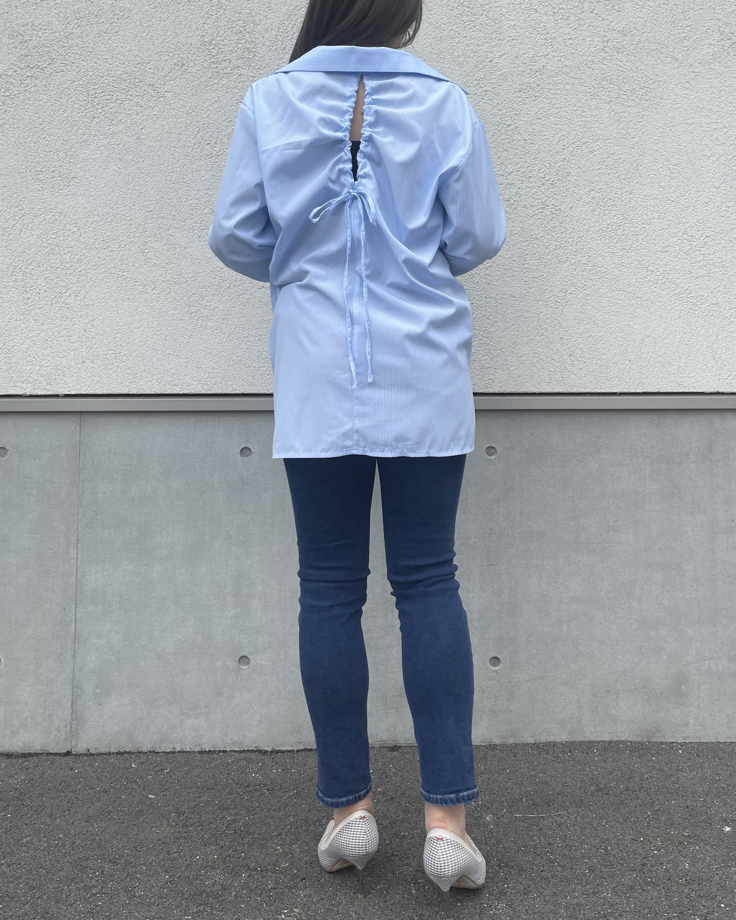 バックドロストシャツ
