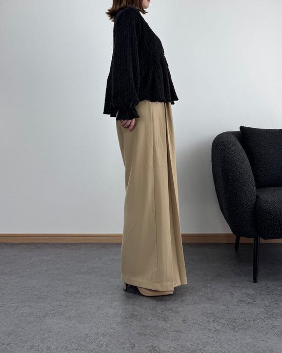 フェザー風ペプラムブラウス