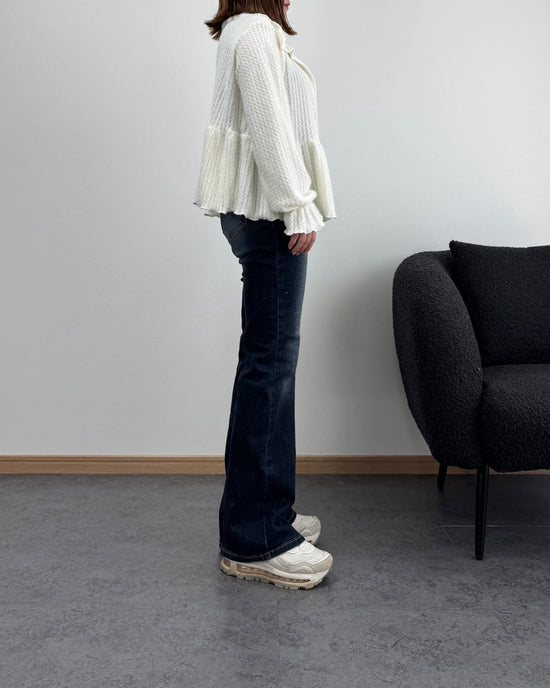 フェザー風ペプラムブラウス