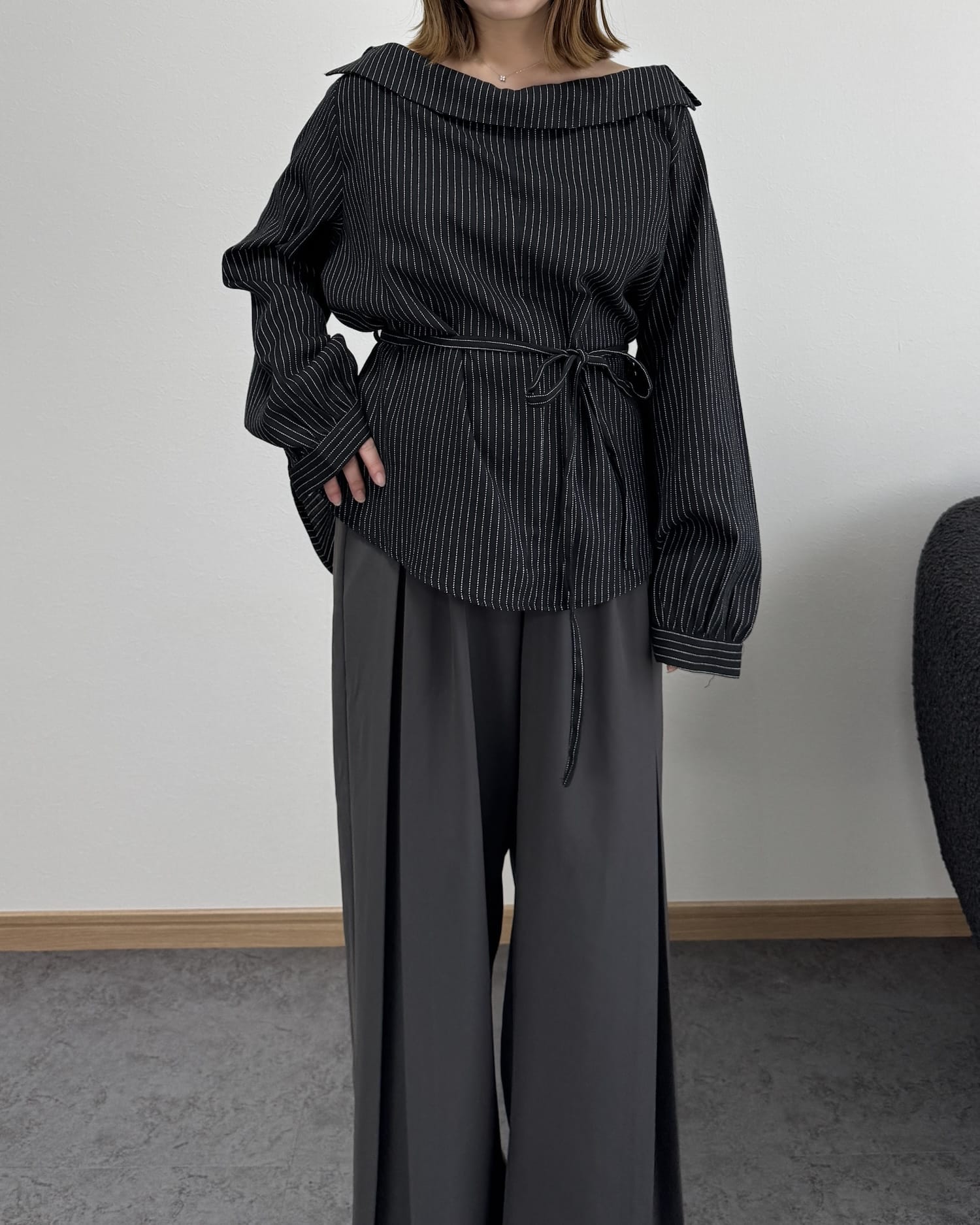 セミオフショルピンストライプトップス【3way】