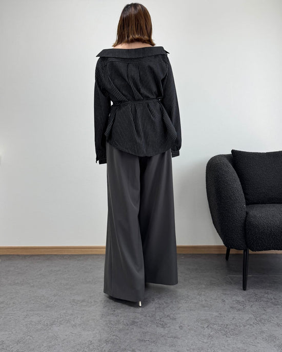 セミオフショルピンストライプトップス【3way】