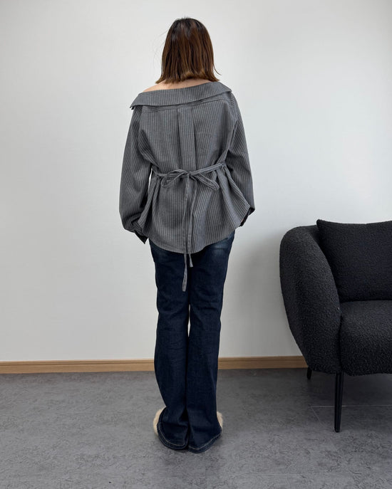 セミオフショルピンストライプトップス【3way】