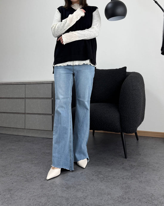 【美シルエット】デザインカットオフストレッチフレアデニム