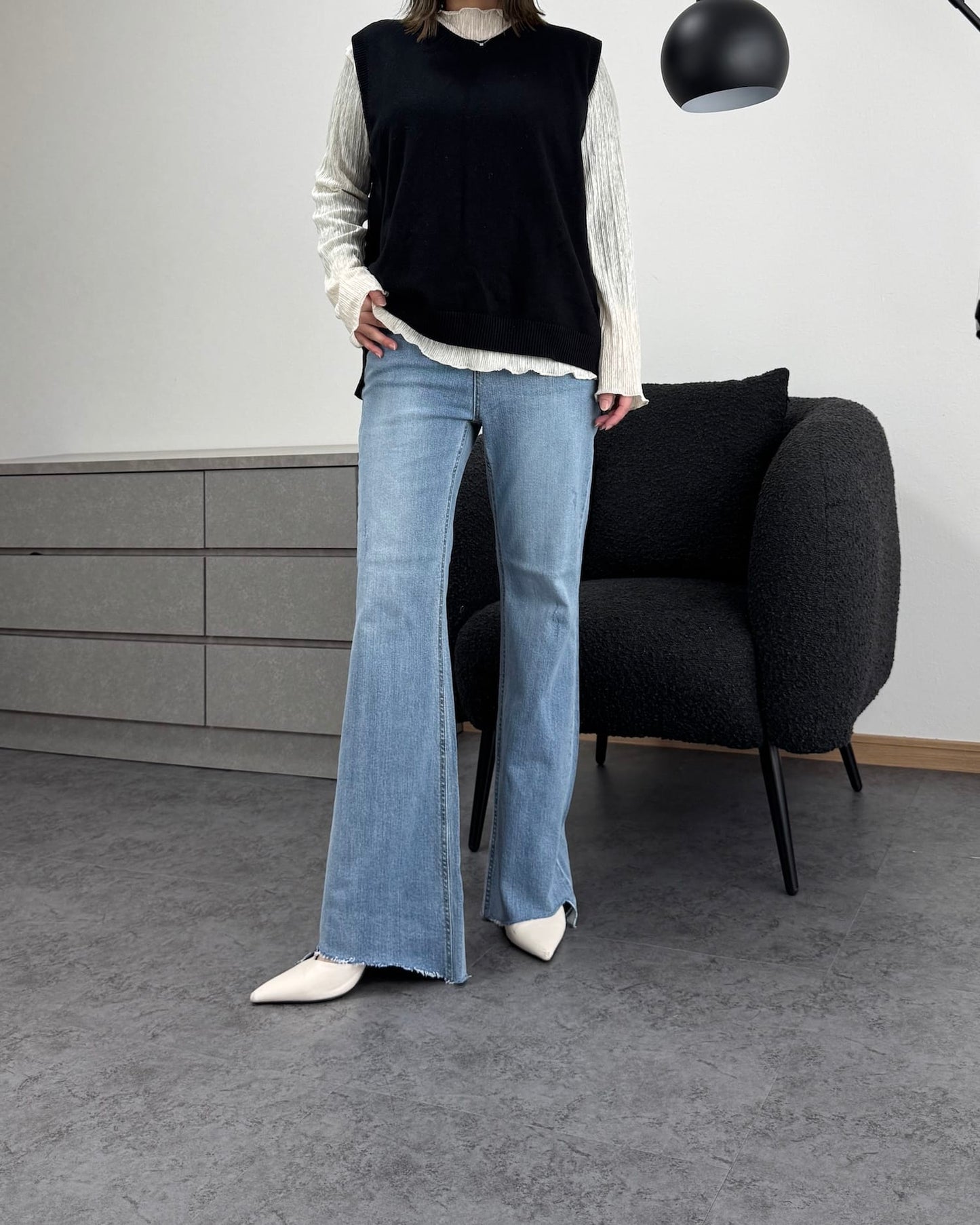 【美シルエット】デザインカットオフストレッチフレアデニム