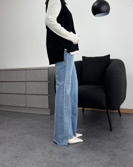 【美シルエット】デザインカットオフストレッチフレアデニム