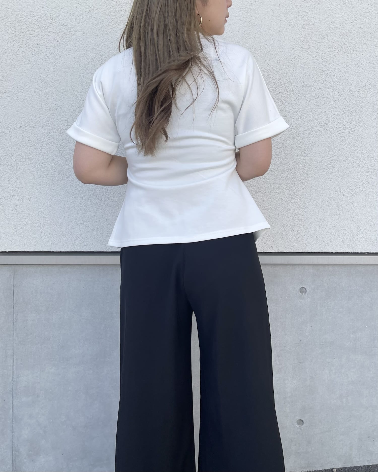 センターVスリットカットソー